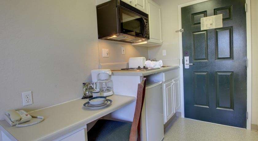 Intown Suites Extended Stay Greensboro Nc - Lanada Chambre photo