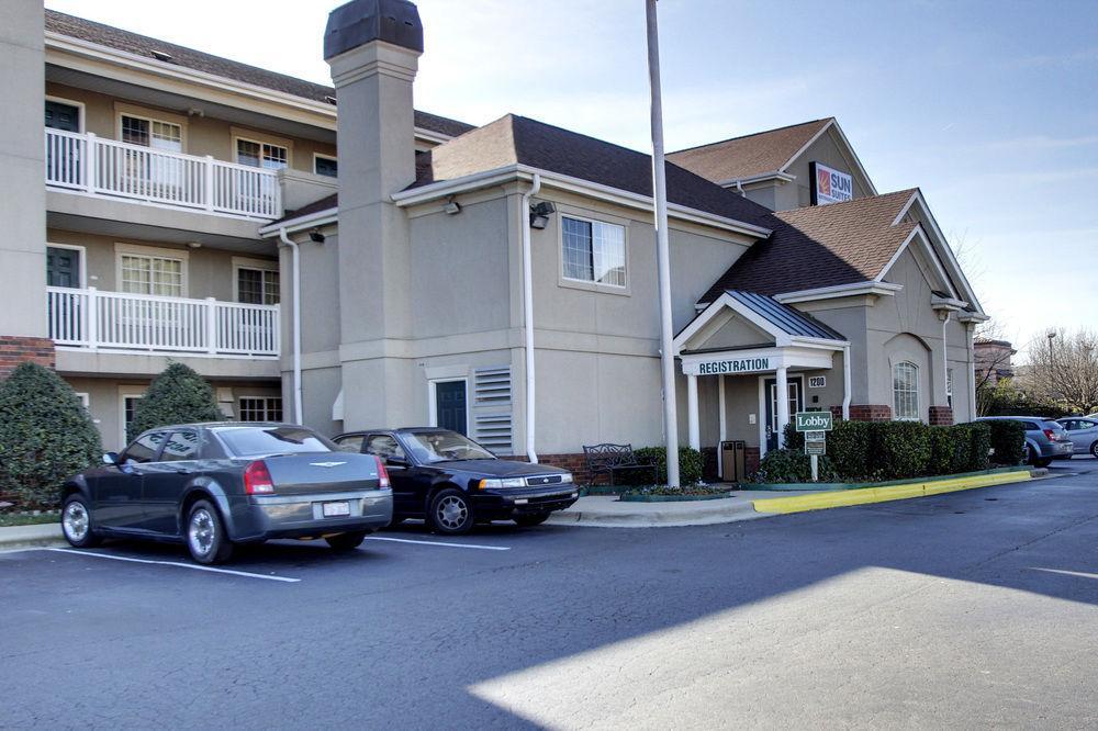 Intown Suites Extended Stay Greensboro Nc - Lanada Extérieur photo
