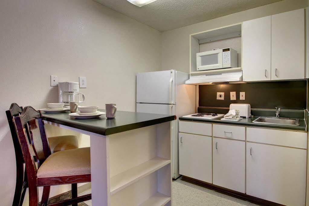 Intown Suites Extended Stay Greensboro Nc - Lanada Extérieur photo